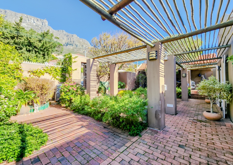 4 Bedroom Property for Sale in Oranjezicht Western Cape
